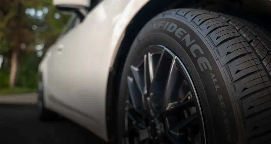 Car with Caldera tires