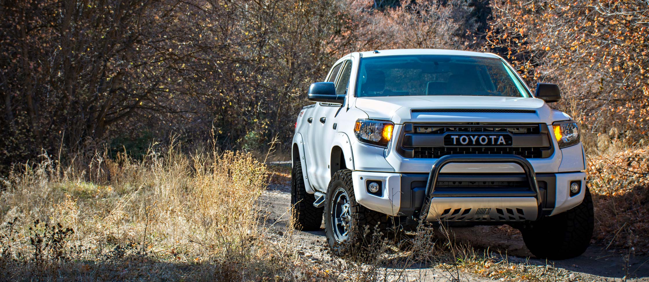 Toyota Pickup with level kit installled