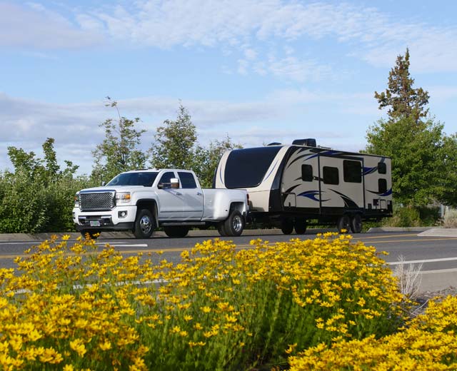 How To Choose the Best Tires for Your Trailer