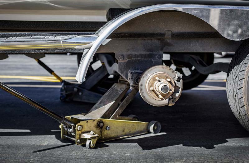 travel trailer flat tire jack