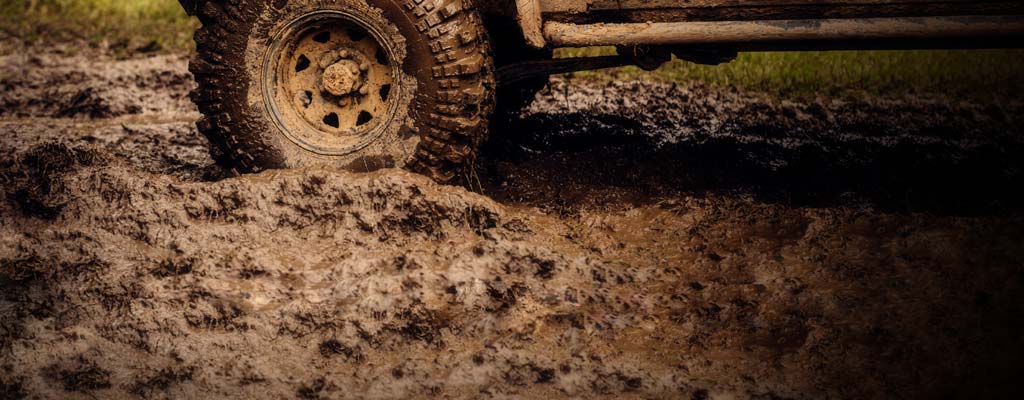 M/T Tire on muddy road