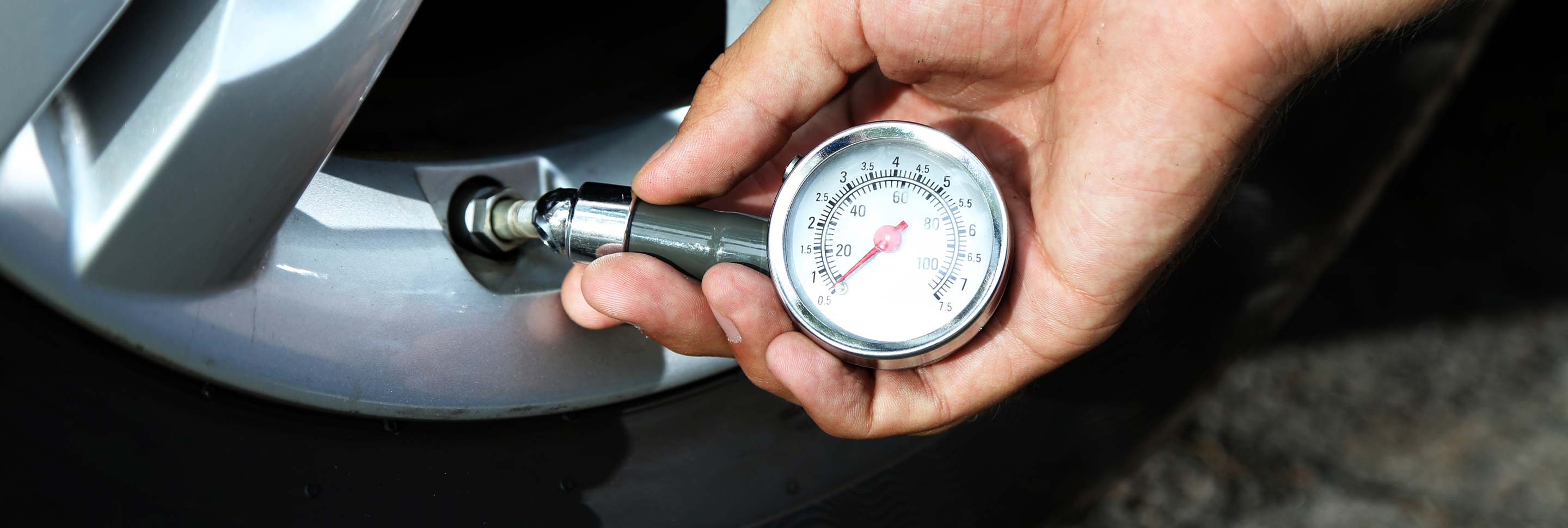 How Do I Check My Tire Pressure? Les Schwab