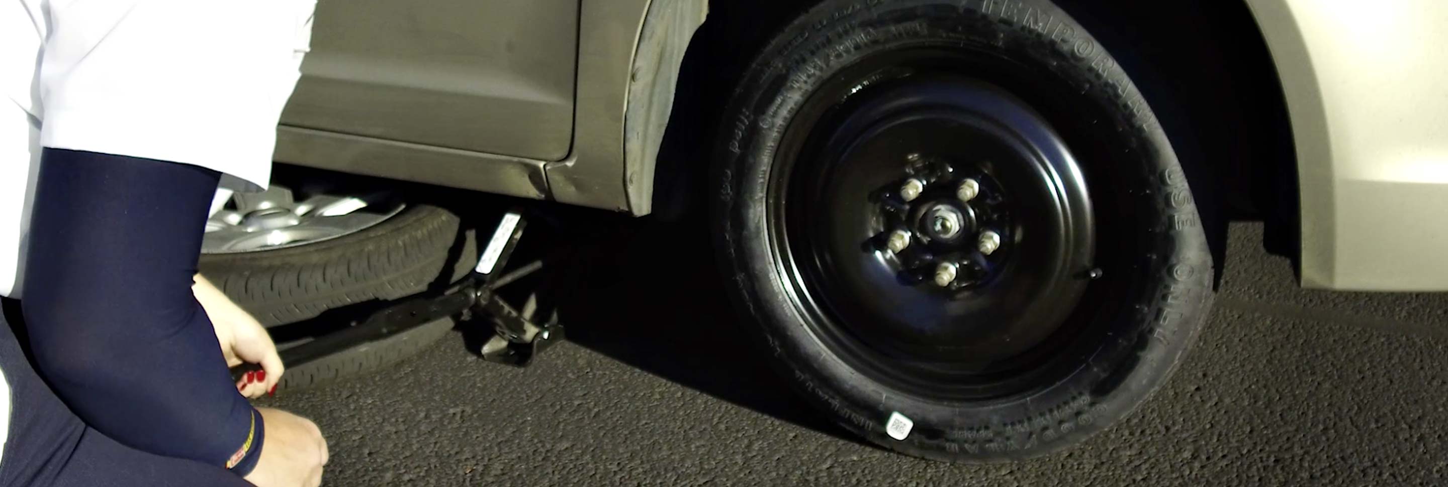 How to Change a Tire Les Schwab